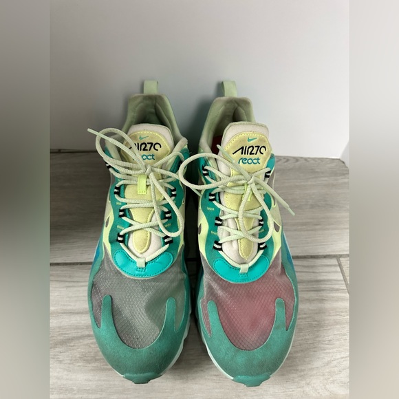 Men’s Nike Air Max React - Picture 6 of 6